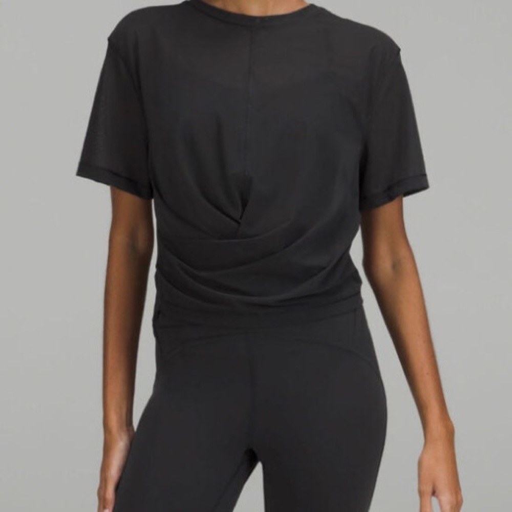NWT lululemon Lightweight Mesh Reversible Yoga Tee